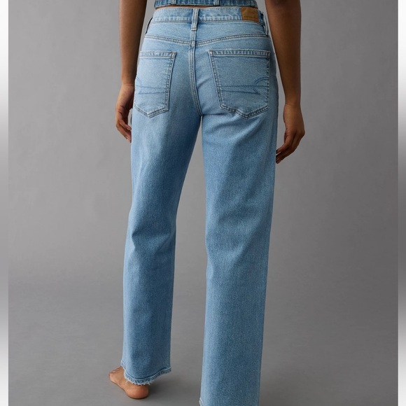 AE Strigid High-Waisted Stovepipe Jean - Picture 4 of 9